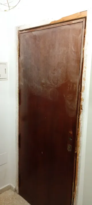 Pintado de puerta blindada