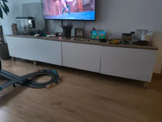 Urge vender !! Mueble TV Besta Blanco con encimera