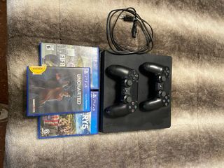 PS4 (PlayStation 4) Negra + 2 Controles + Juegos