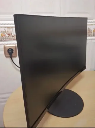 KOORUI Monitor Curvo