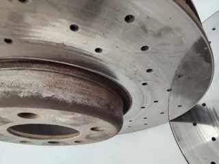 Discos de freno perforados