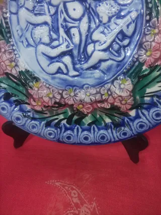 Plato decorativo de cerámica