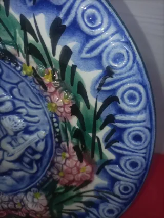 Plato decorativo de cerámica