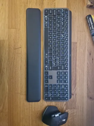Logitech MX Master 3S Ratón + Teclado