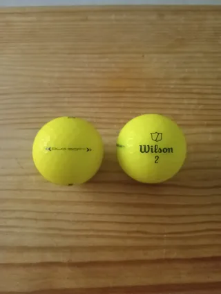 18 bolas de golf , recuperadas en el campo.