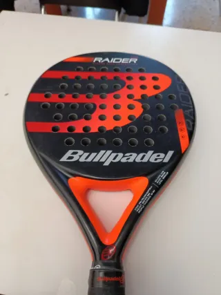 Pala Padel Bullpadel Raider Negra y Naranja