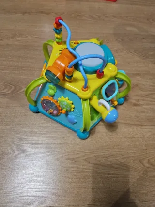 Mesa de actividades infantil