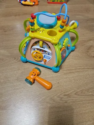 Mesa de actividades infantil