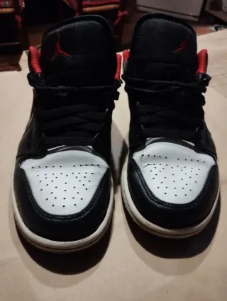 Scarpe Jordan nere rosse taglia 41