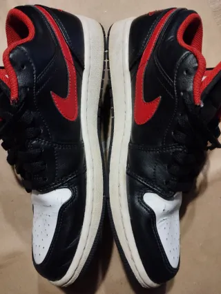 Scarpe Jordan nere rosse taglia 41