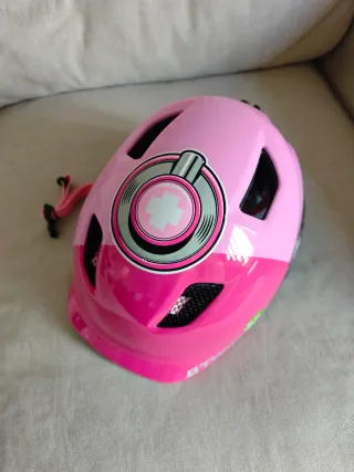 Casco Decathlon infantil rosa sin estrenar.Tallaxs