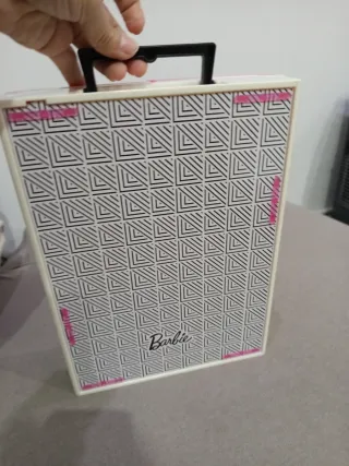 Armario Barbie con accesorios