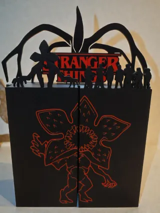 Expositor Stranger Things Kinder Joy