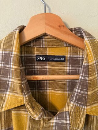 Sobrecamisa Zara cuadros marrón y amarillo