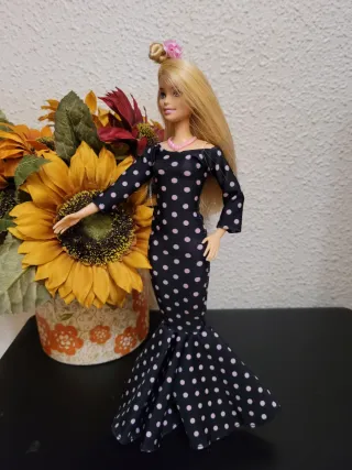 Muñeca Barbie Vestido Lunares