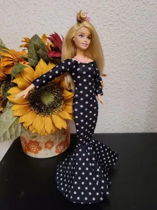 Muñeca Barbie Vestido Lunares