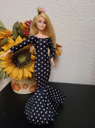 Muñeca Barbie Vestido Lunares
