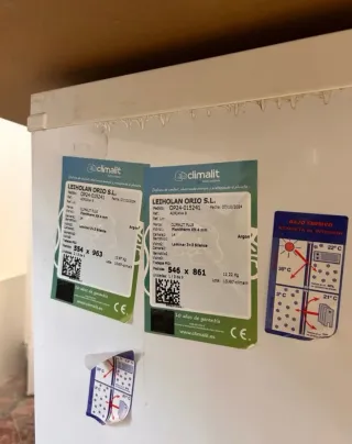 Nevera pequeña blanca