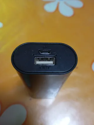 Batería externa negra