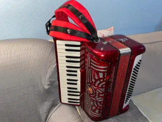 Acordeón Paolo Soprani 80 Bajos