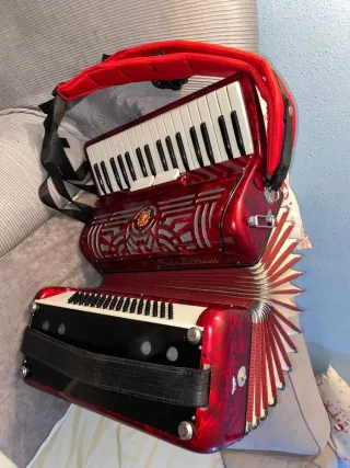 Acordeón Paolo Soprani 80 Bajos