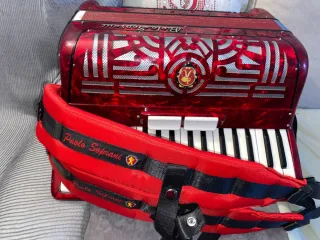Acordeón Paolo Soprani 80 Bajos