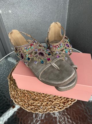 Sandalias  con pedrería alma en pena