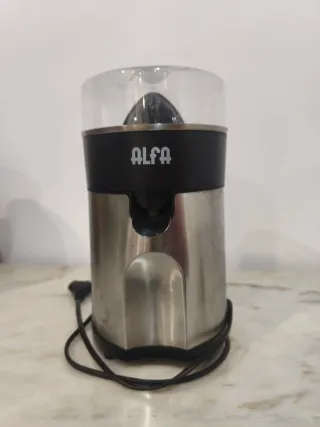 Exprimidor Alfa de acero inoxidable
