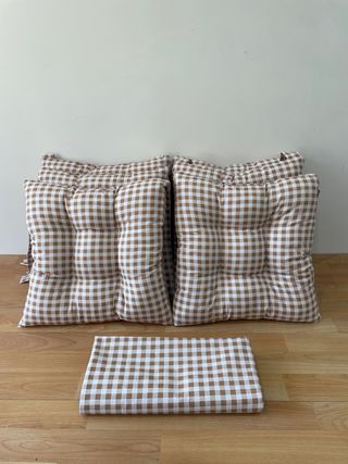 Set 6 Cuscini Quadri più tovaglia da 6 posti