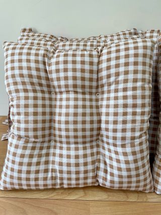 Set 6 Cuscini Quadri più tovaglia da 6 posti