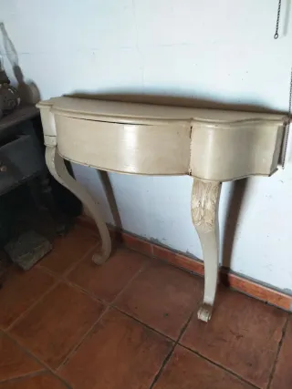 Consola antigua de madera de caoba