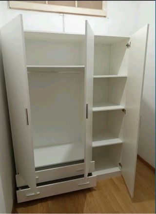 Armario blanco de madera