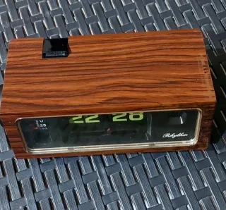 Sveglia Rhythm a palette effetto legno