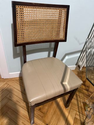 Mesa metacrilato cristal sillas mimbre