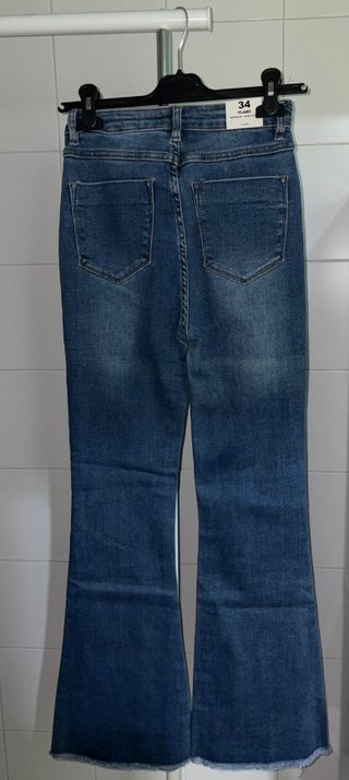 Pantalón vaquero campana VEMO talla 34
