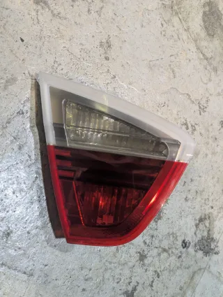 Piloto trasero izquierdo BMW E90