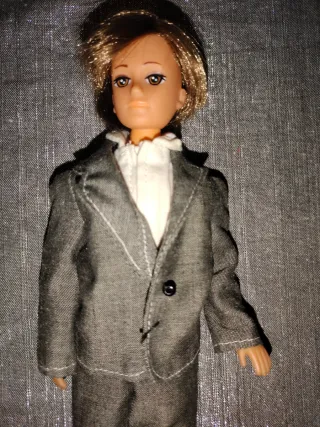 Muñeco Padre Chabel Traje Gris