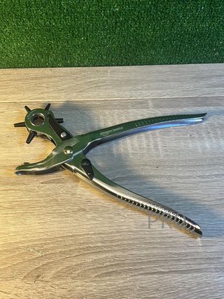 Juego de perforadora de cuero Amazon Basics