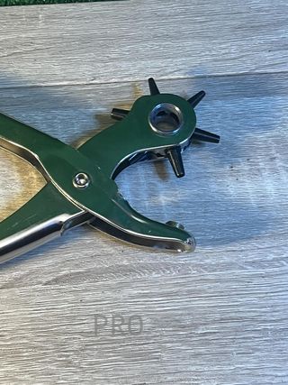 Juego de perforadora de cuero Amazon Basics