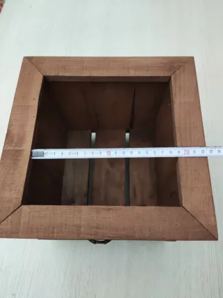 Macetero de madera cuadrado