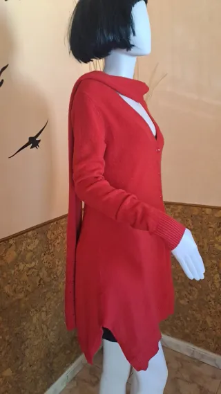 Chaqueta-jersey rojo de punto con bufanda a juego