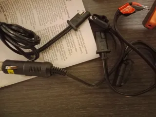 Cargador de bateria para coche/moto de 6 y 12V.