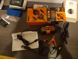 Cargador de bateria para coche/moto de 6 y 12V.