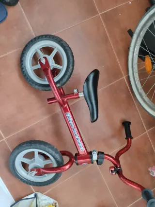Bicicleta infantil roja marca chico