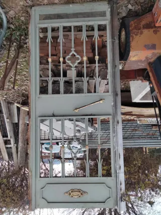 Puerta Hierro y Cristal