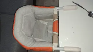 Trona de mesa plegable y portátil