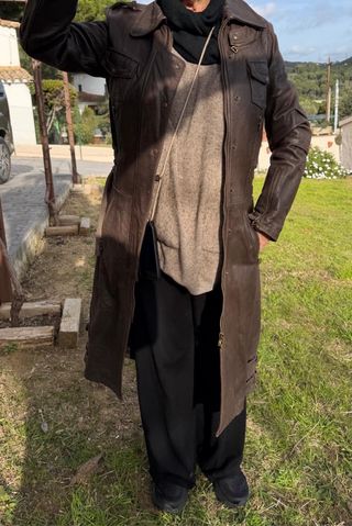 Abrigo largo de cuero marrón