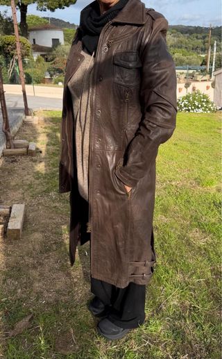 Abrigo largo de cuero marrón