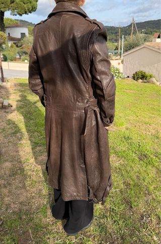Abrigo largo de cuero marrón