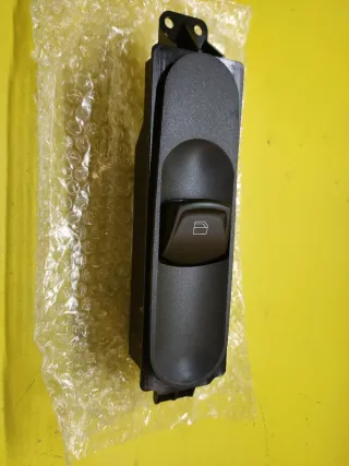 BOTONERA ELEVALUNAS DERECHA MERCEDES VITO II W639